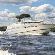 Семейная прогулка на яхте в Москве