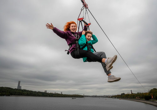 Спуск по стальному канату Zipline в Москве