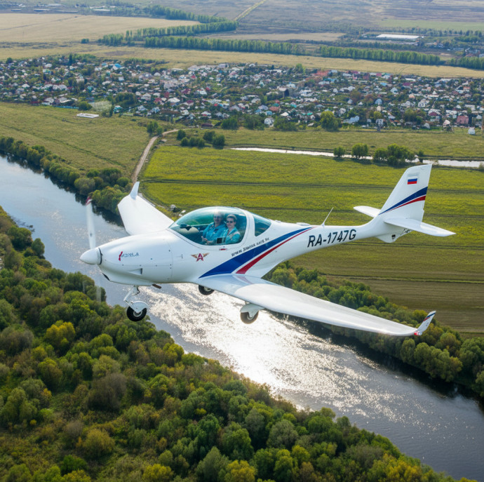 Полет на закате на самолете Aquila A210 в Москве