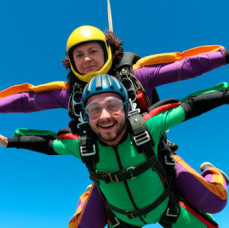 Прыжок с парашютом в тандеме в Москве