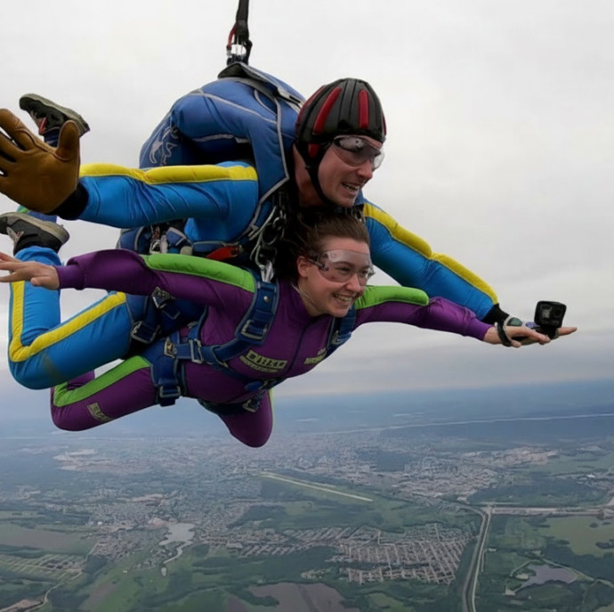 Прыжок с парашютом в тандеме на аэродроме Киржач в Москве