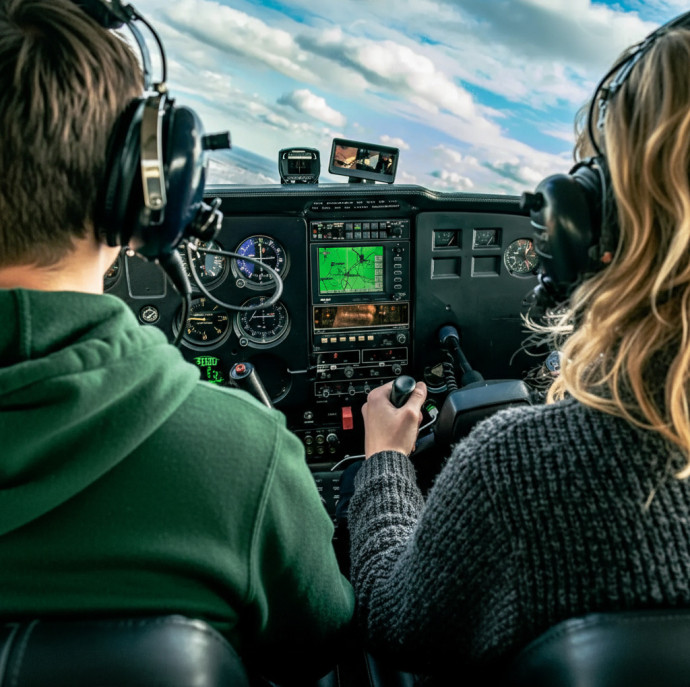 Полет на самолете с аэродромом на выбор в Москве