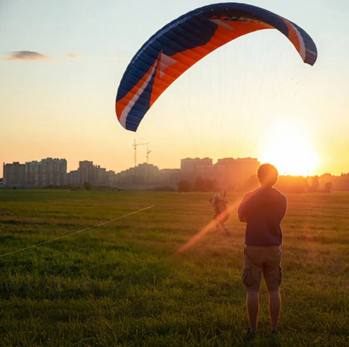 Полет на параплане с акробатикой в Москве