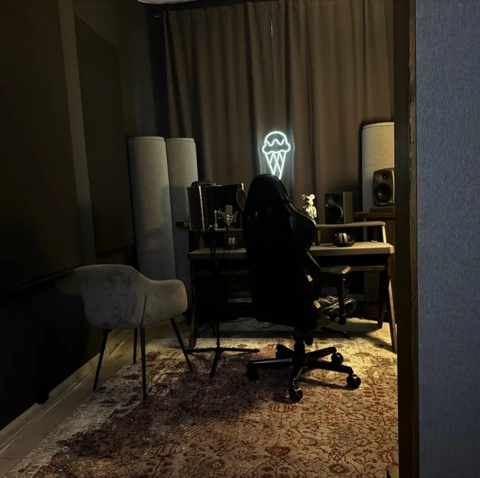 Запись трека в студии звукозаписи в Москве