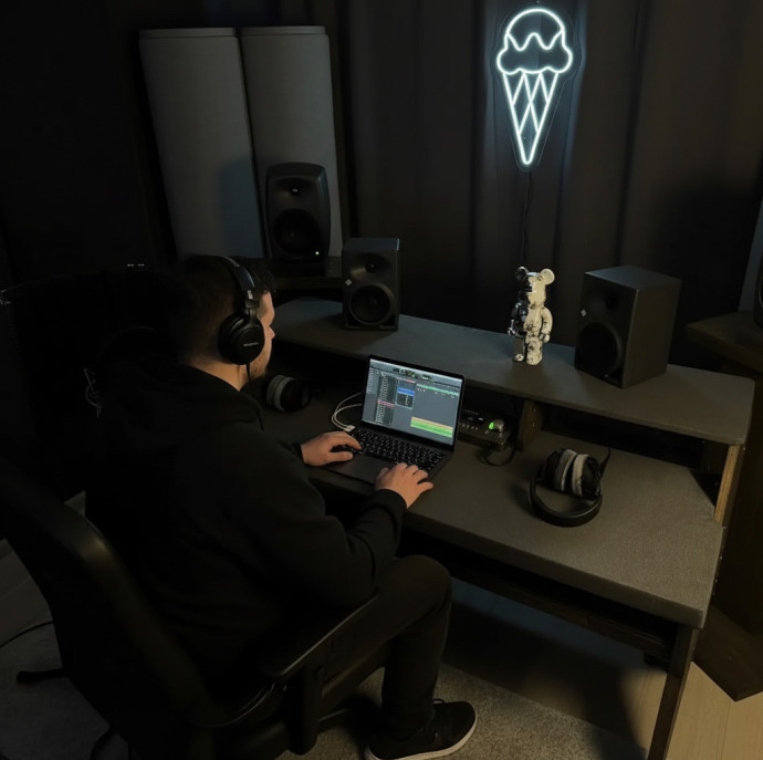 Запись трека в студии звукозаписи в Москве