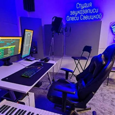 Запись песни трека в студии звукозаписи в Москве