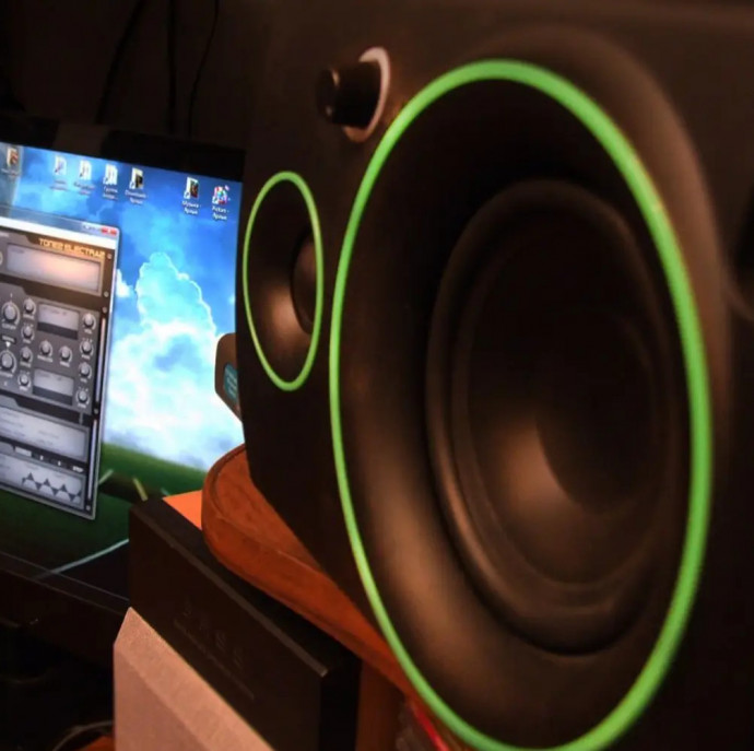 Запись песни в студии звукозаписи в Москве