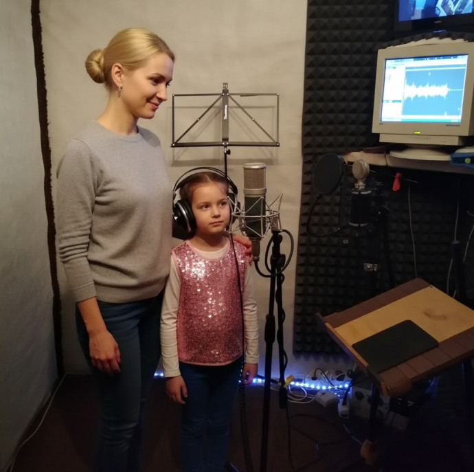 Запись песни детьми (1-2 песенки для детей от 5 до 10 лет) в Москве