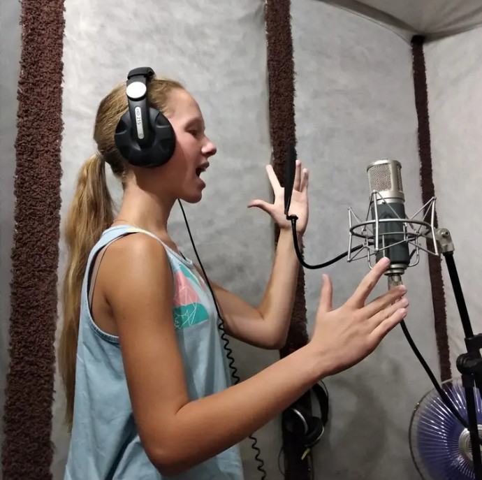 Запись диска (3-4 песни и обложки с фото) в Москве