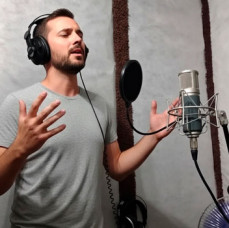 Запись диска (3-4 песни и обложки с фото) в Москве