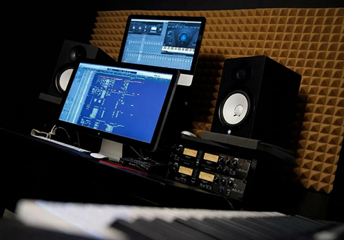 Студийная запись песни клипа в подарок в Москве