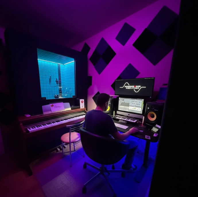 Запись песни в современной студии в Москве