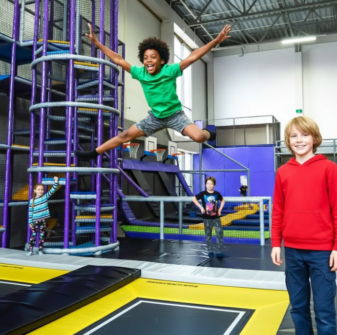 Прыжки на батуте в Москве