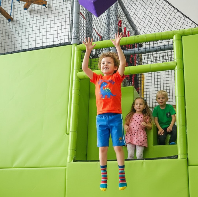 Прыжки на батуте в Москве