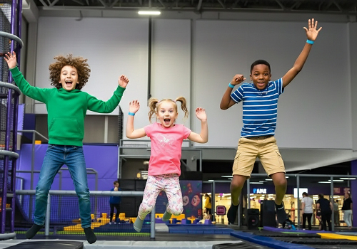 Прыжки на батуте в Москве