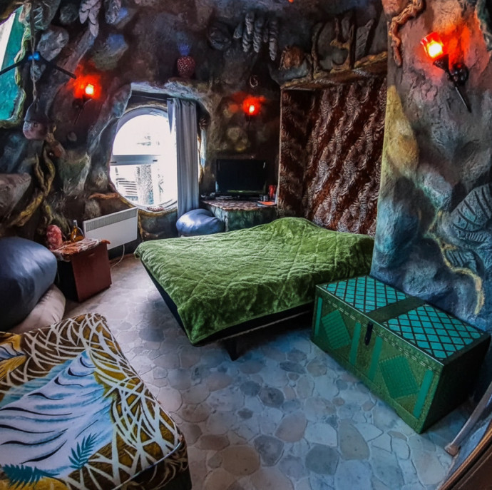 Романтическая ночь в пещере Гингемы в Москве