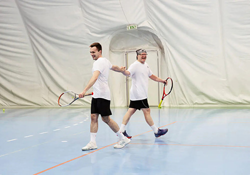 Игра в теннис в Москве