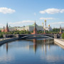 Прогулка на катере по Москва-реке Кремль в Москве