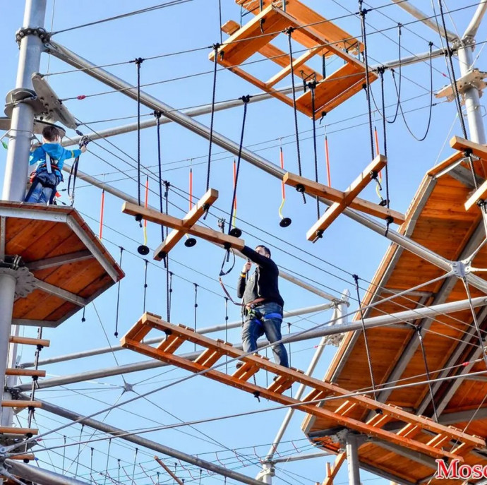 Веревочный парк на ВДНХ в Москве