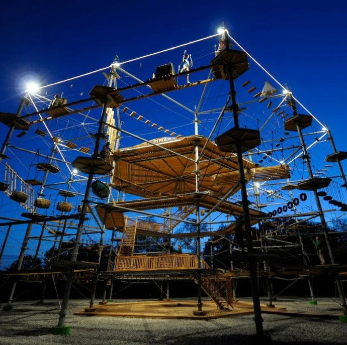 Веревочный парк на ВДНХ в Москве