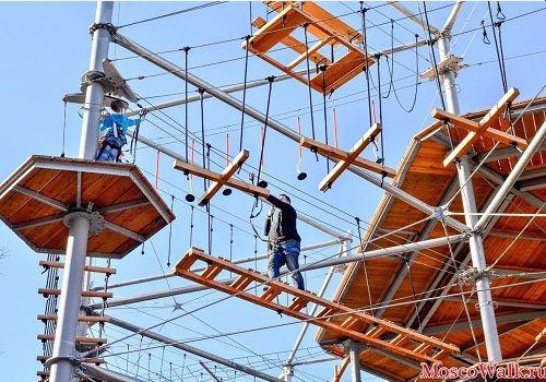 Веревочный парк на ВДНХ в Москве