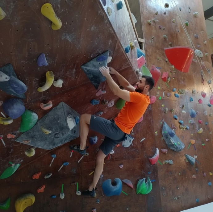 Занятия на скалодроме в Москве