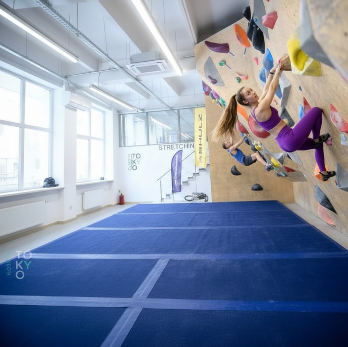 Тренировка на скалодроме в Москве