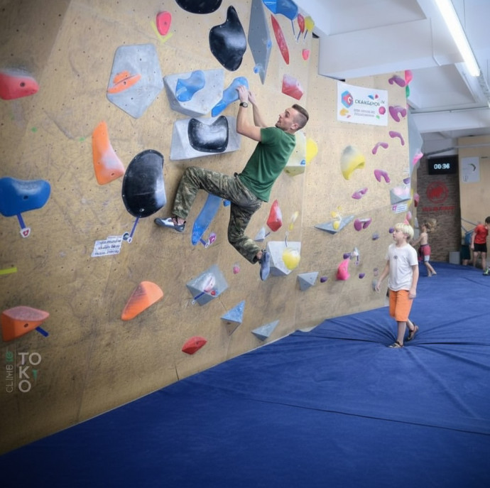 Тренировка на скалодроме в Москве