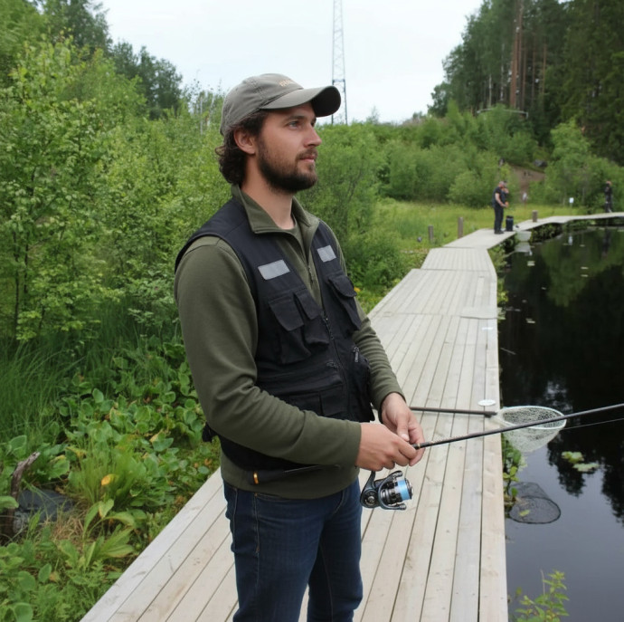 Рыбалка на озере в Москве