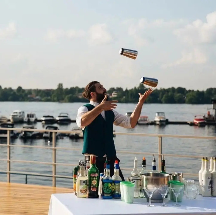 Бармен-шоу в Москве