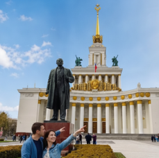 Квест экскурсия «Что скрывают павильоны ВДНХ» в Москве
