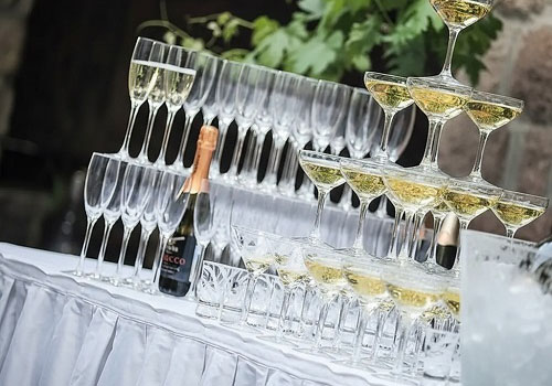 Шоу Пирамида из бокалов в Москве