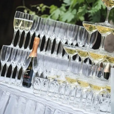 Шоу Пирамида из бокалов в Москве