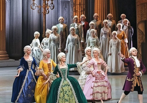 Посещение театра в Москве