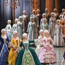 Посещение театра в Москве