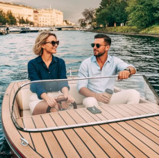 Прогулка за штурвалом катера по Москве-реке в Москве