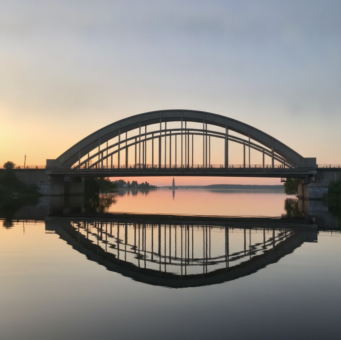 Романтический вечер на катере в Калязине в Москве