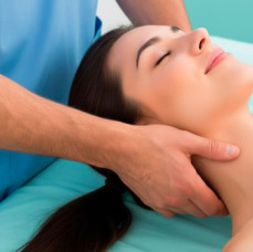 Массаж шейно-воротниковой зоны в Москве