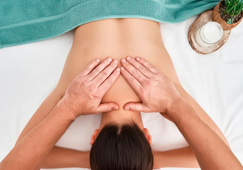 Массаж спины в Москве