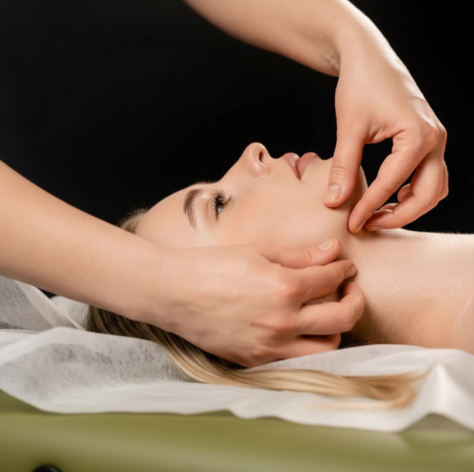 Скульптурный массаж лица в Москве