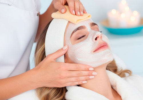 Омолаживающий уход с эффектом лифтинга в Москве