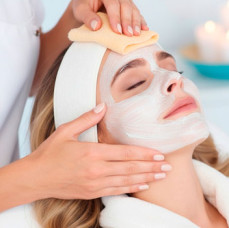 Омолаживающий уход с эффектом лифтинга в Москве