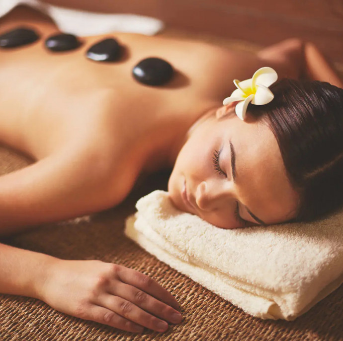 Массаж горячими камнями в Москве