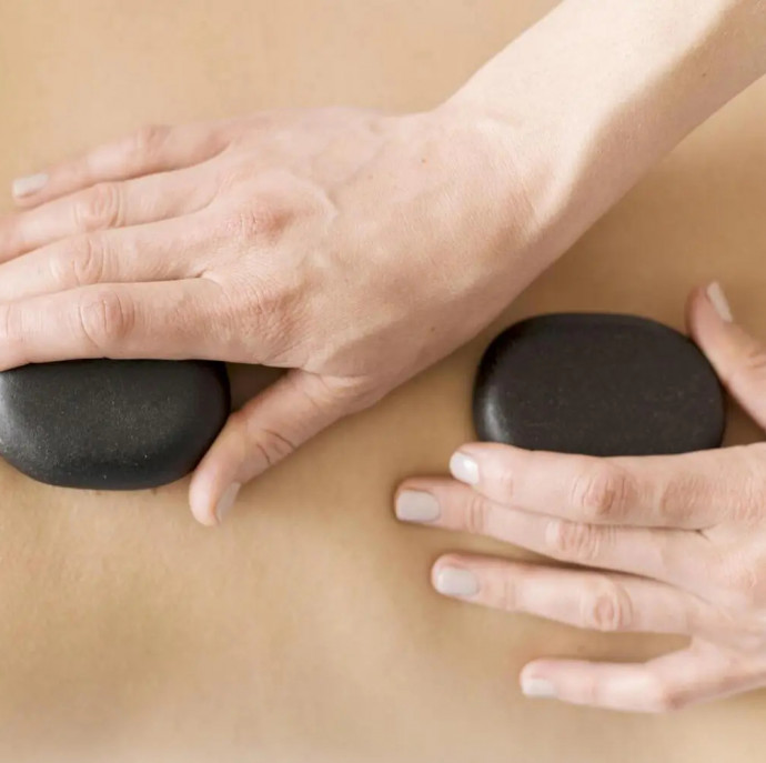 Массаж горячими камнями в Москве