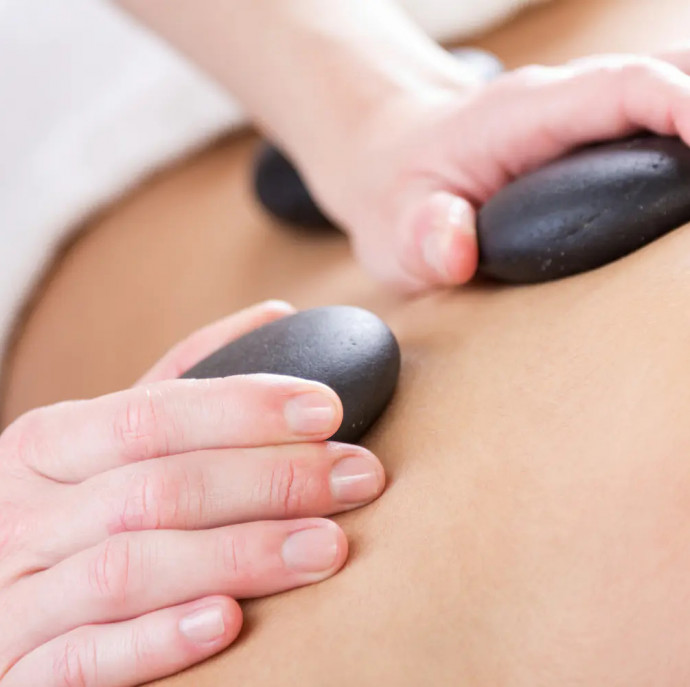 Массаж горячими камнями в Москве