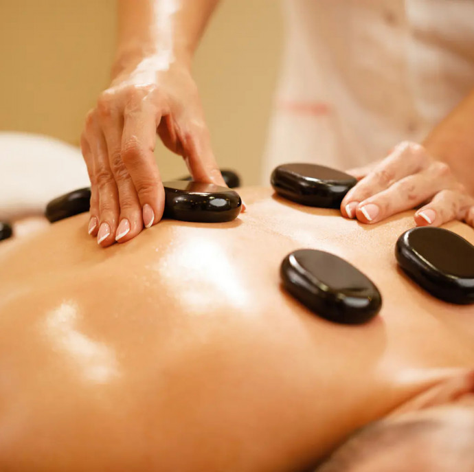 Массаж горячими камнями в Москве