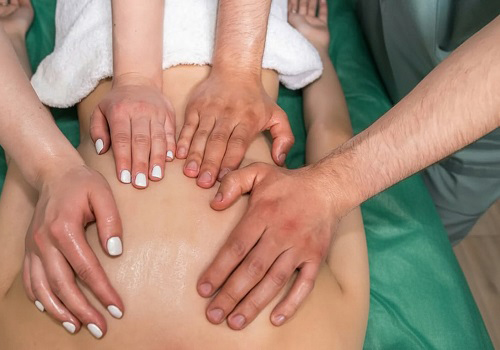 Традиционный тайский массаж в 4 руки в Москве