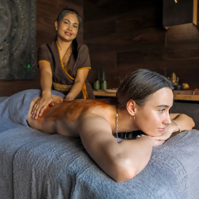 Лечебный массаж с тайским бальзамом в Москве