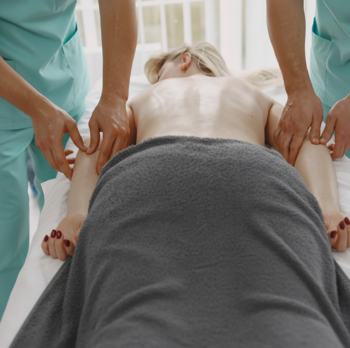 Массаж в четыре руки Наслаждение по-тайски в Москве