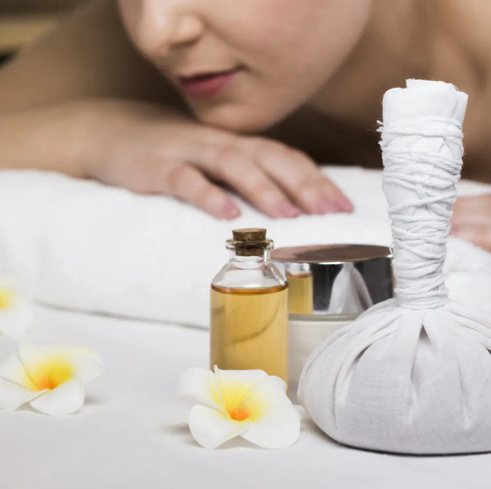 Массаж травяными мешочками Целебная нирвана в Москве